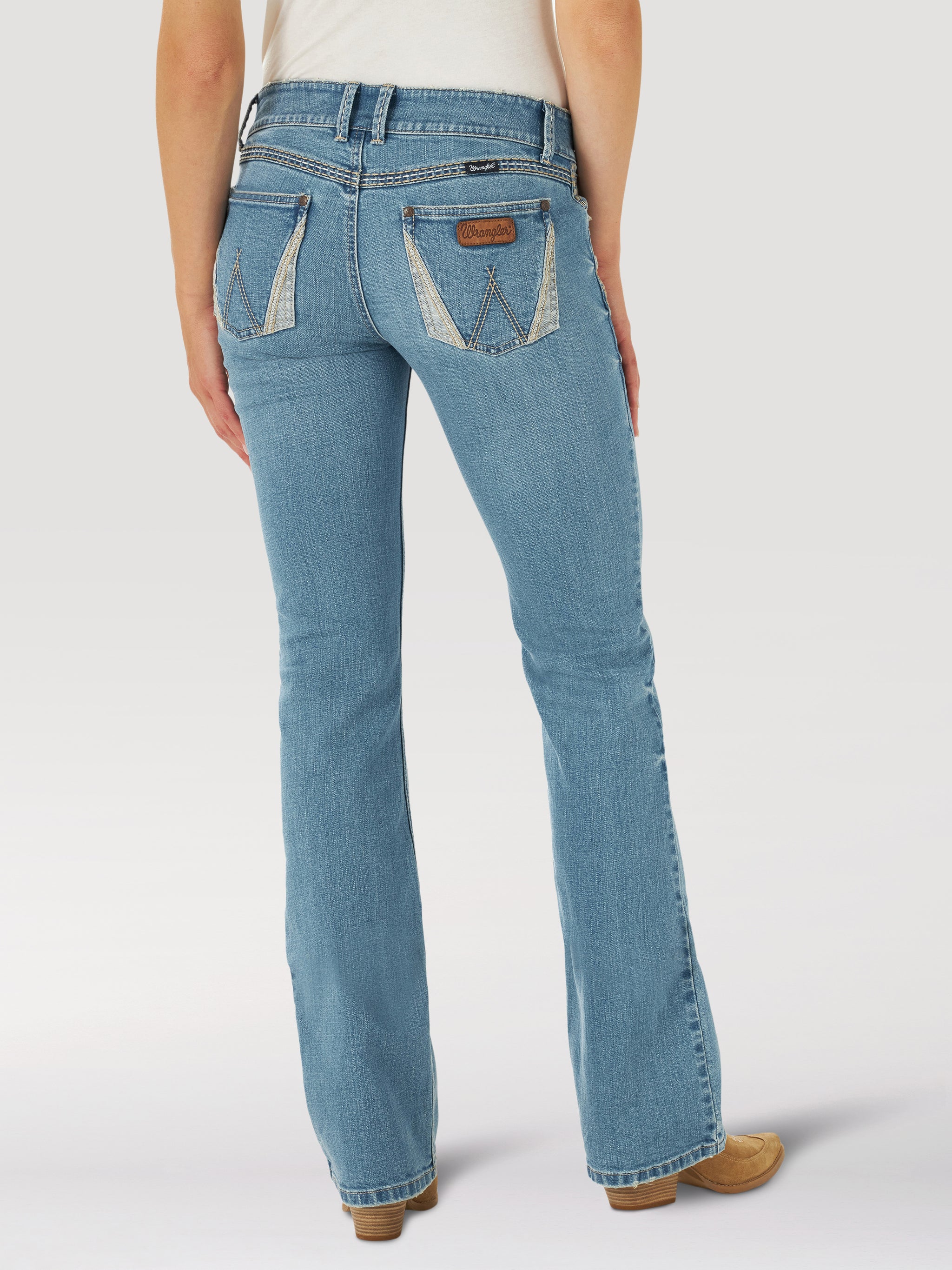 Wrangler Women's Retro Sadie Low Rise Bootcut Denim Jeans, Light Wash