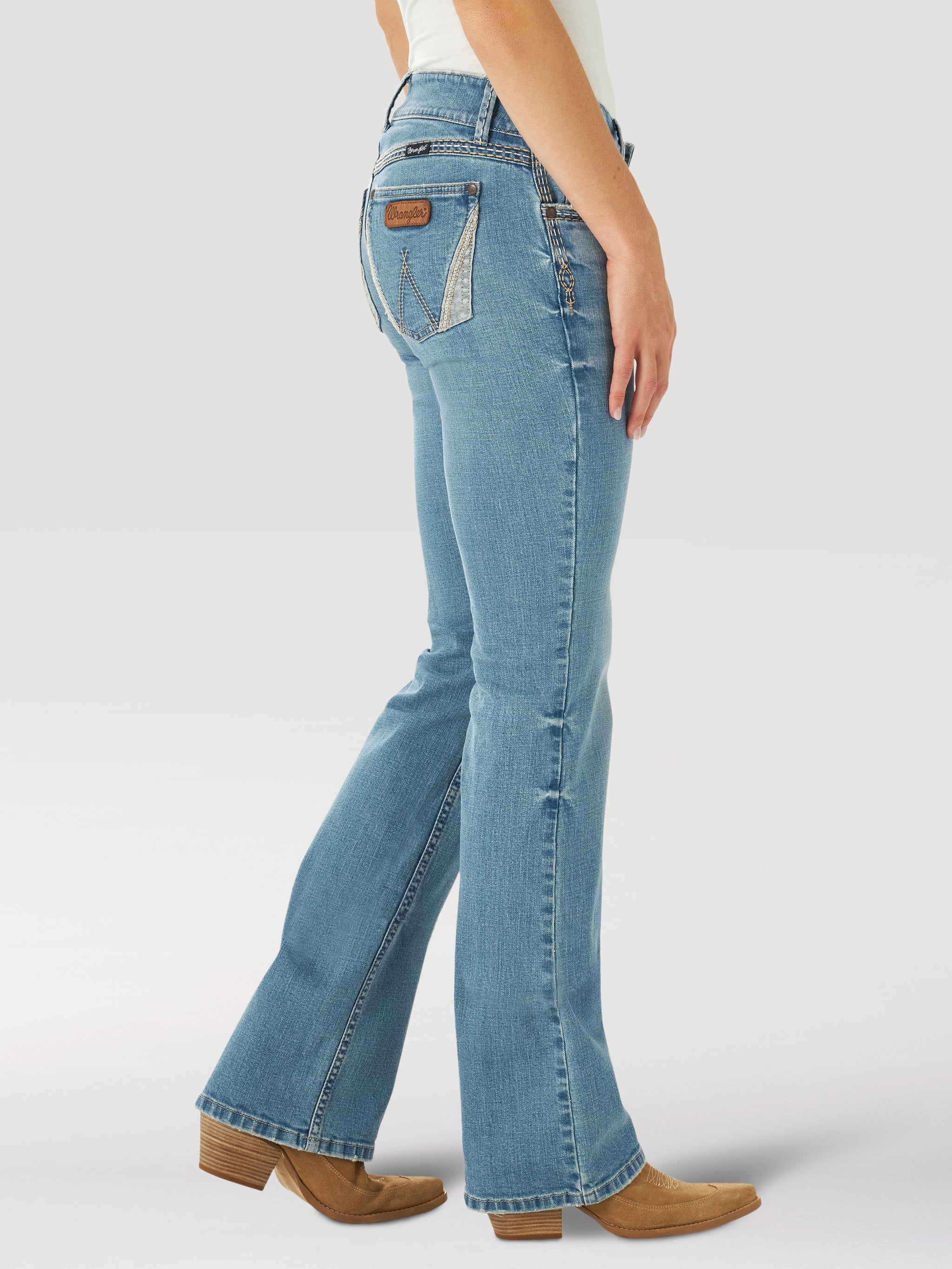 Wrangler Women's Retro Sadie Low Rise Bootcut Denim Jeans, Light Wash