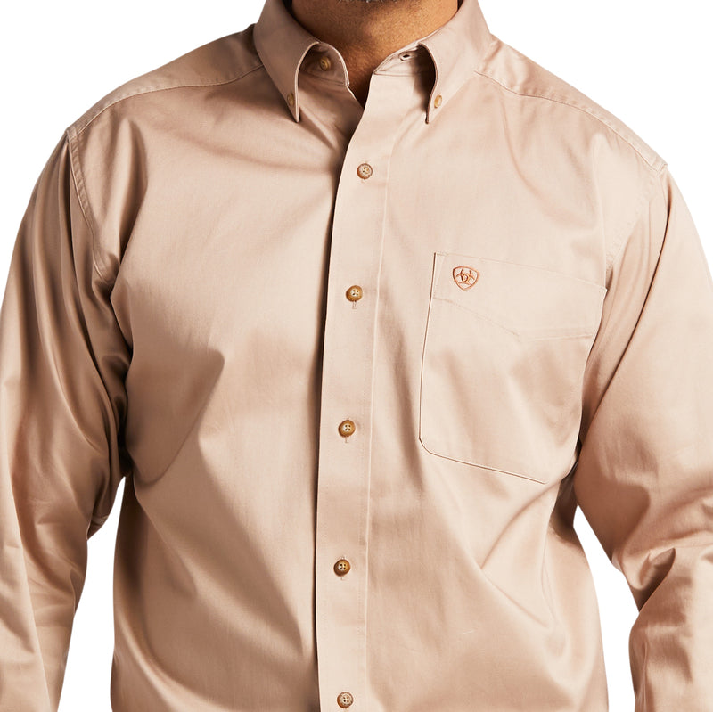Ariat Men's Solid Twill Classic Long Sleeve Shirt, Beige/Khaki
