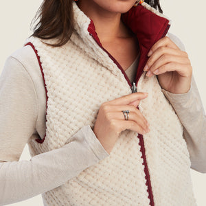 Ariat Women's Reversible Dilon Vest, Rouge Red