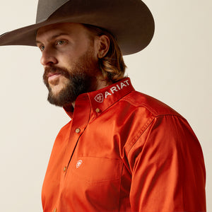 Ariat Men's Team Logo Twill Classic Fit Long Sleeve Shirt, Dark Orange|White