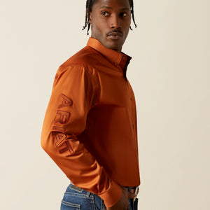 Ariat Men's Team Logo Twill Classic Fit Long Sleeve Shirt, Adobe/Brick