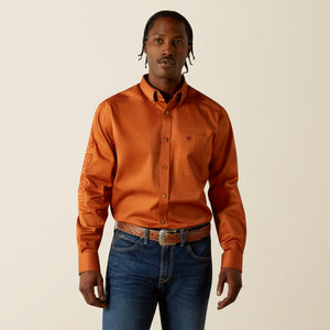 Ariat Men's Team Logo Twill Classic Fit Long Sleeve Shirt, Adobe/Brick
