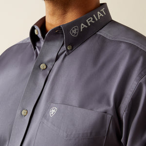 Ariat Men's Team Logo Twill Classic Fit Long Sleeve Shirt, Grey/White