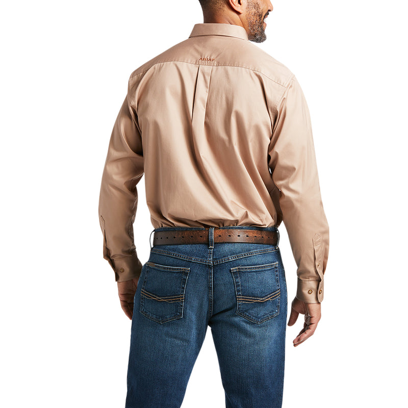 Ariat Men's Solid Twill Classic Long Sleeve Shirt, Beige/Khaki